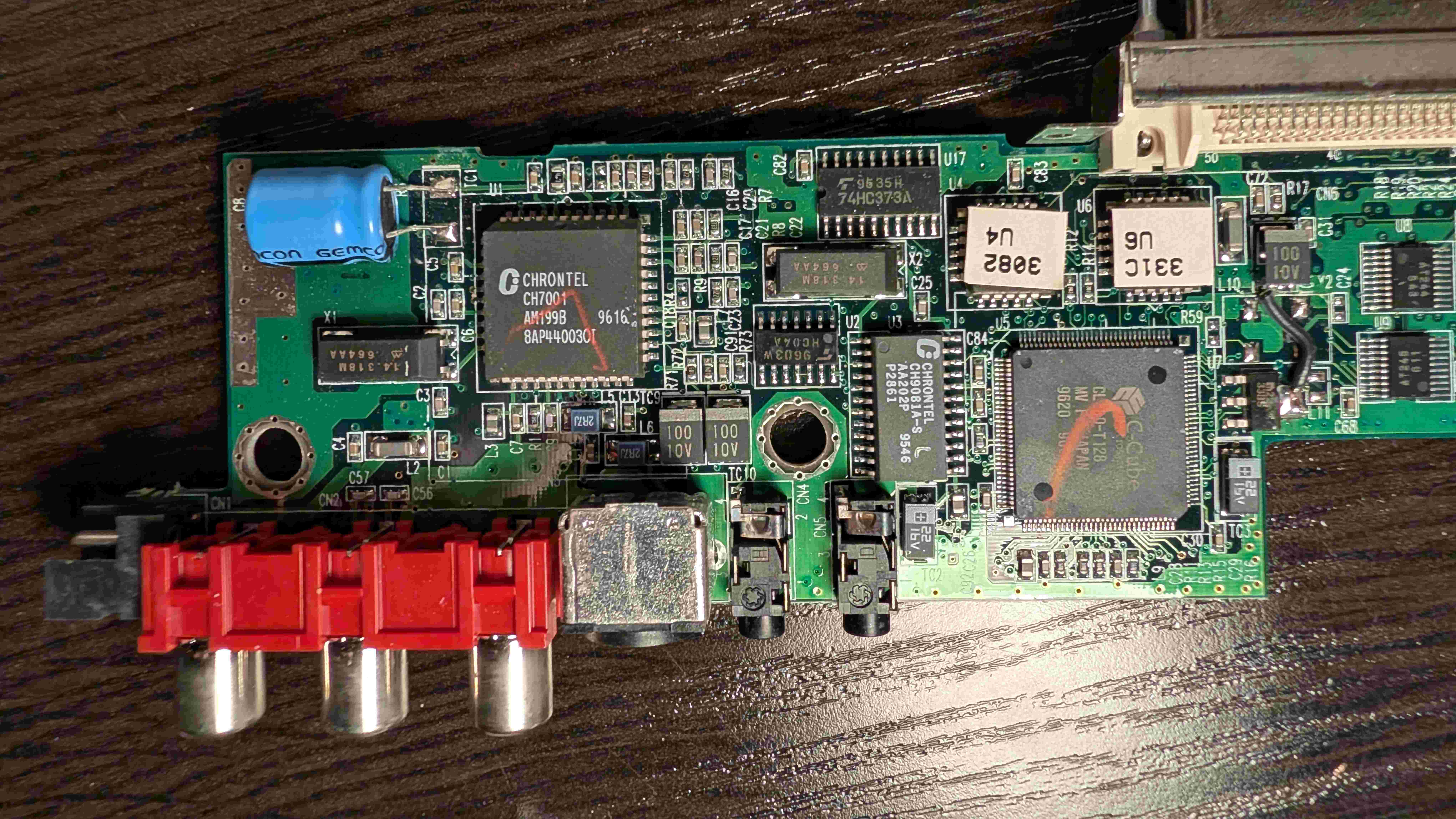 Close-up of the C-Cube and CHRONTEL CH7001 chip